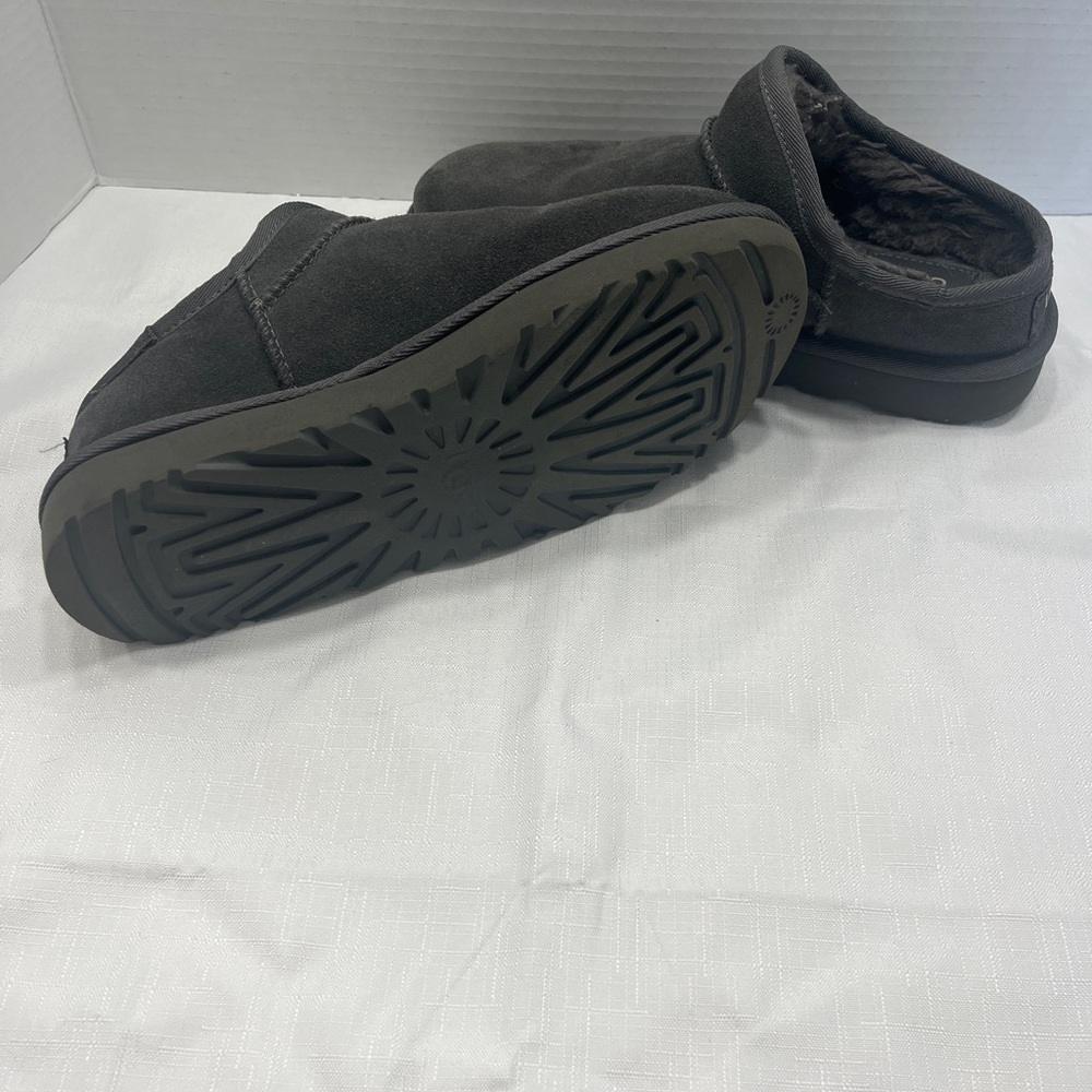 UGG Gray Classic Slipper size 7 - Picture 4 of 4